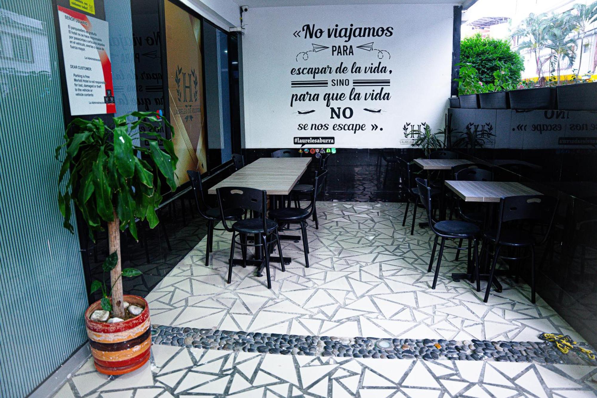 Hotel Laureles De Aburra 메딜린 외부 사진